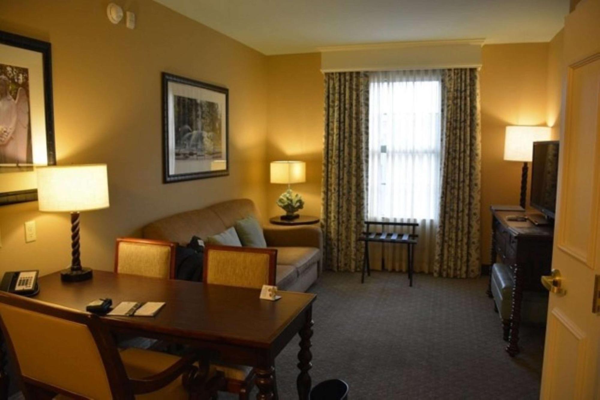 Embassy Suites Savannah Historic District מראה חיצוני תמונה