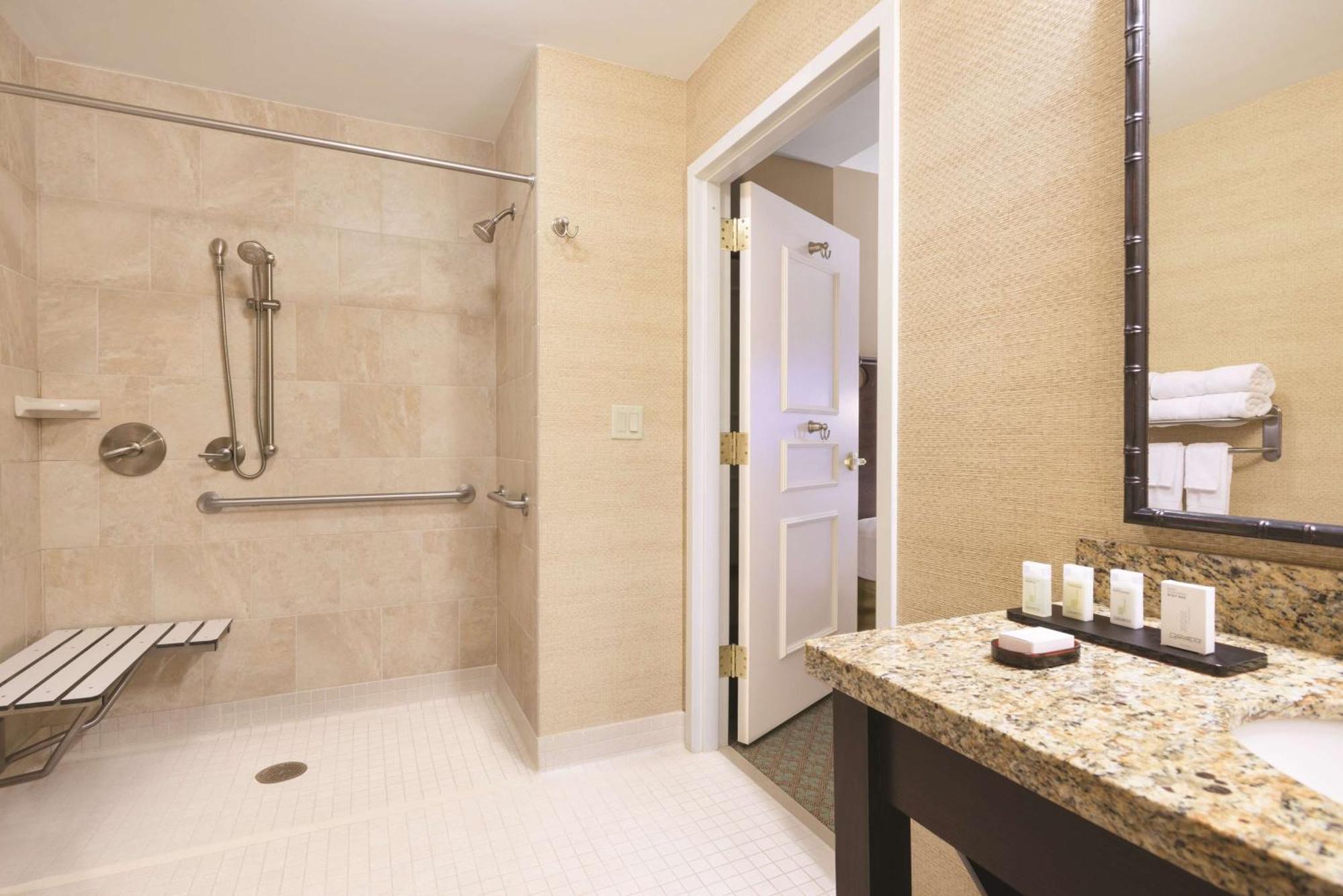 Embassy Suites Savannah Historic District מראה חיצוני תמונה