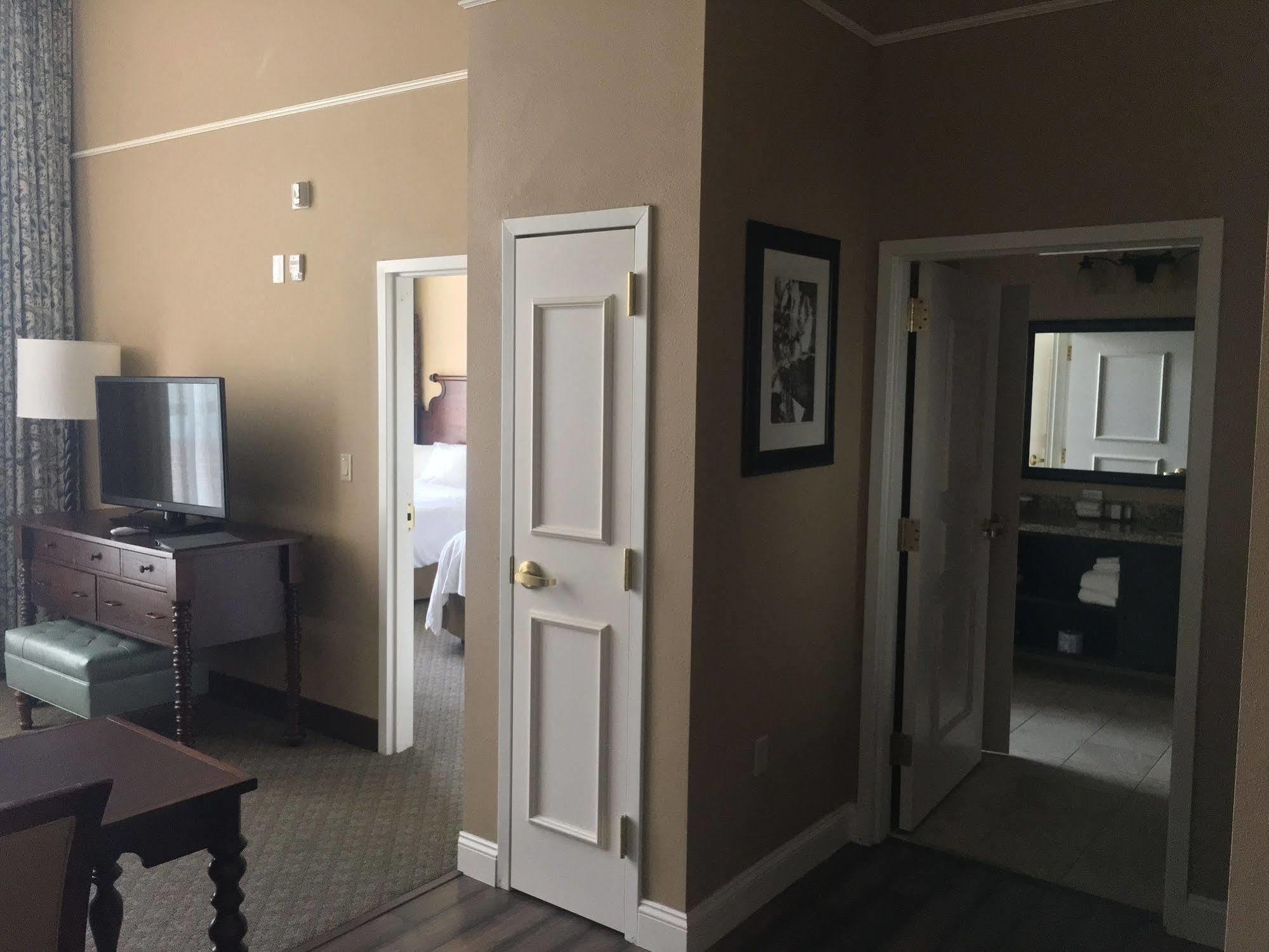 Embassy Suites Savannah Historic District מראה חיצוני תמונה